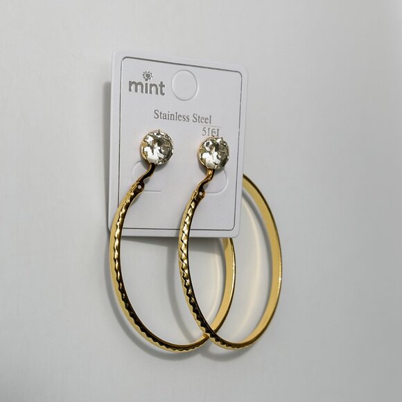 NWT - ✨ Gold Hoop & Stud Earring Set – 2 Pairs | Classic & Glamorous ✨ - Picture 4 of 10